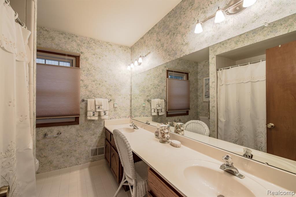 4614 Lehigh Drive, Troy, MI 48098 — Photo 30