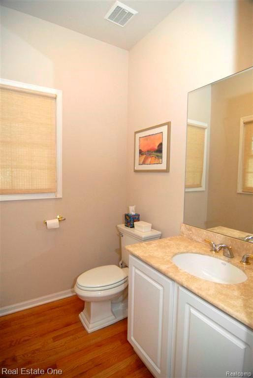 66 SANDHILLS Lane, Lake Orion, MI 48362 — Photo 10