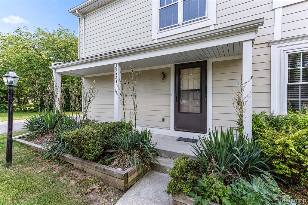 39523 VILLAGE WOOD Road, Novi, MI — Photo 19