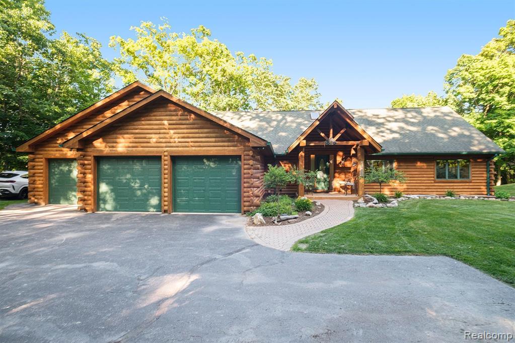 4693 Hegel Road, Goodrich Vlg, MI — Photo 3