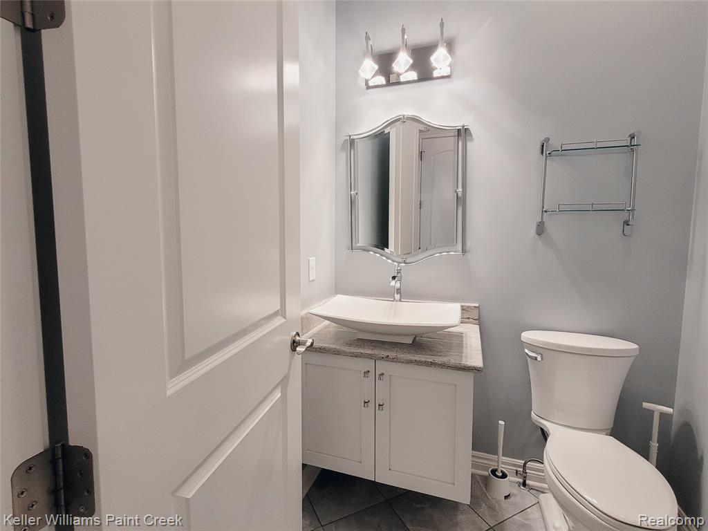 5612 Knob Hill Circle, Clarkston, MI 48348 — Photo 9