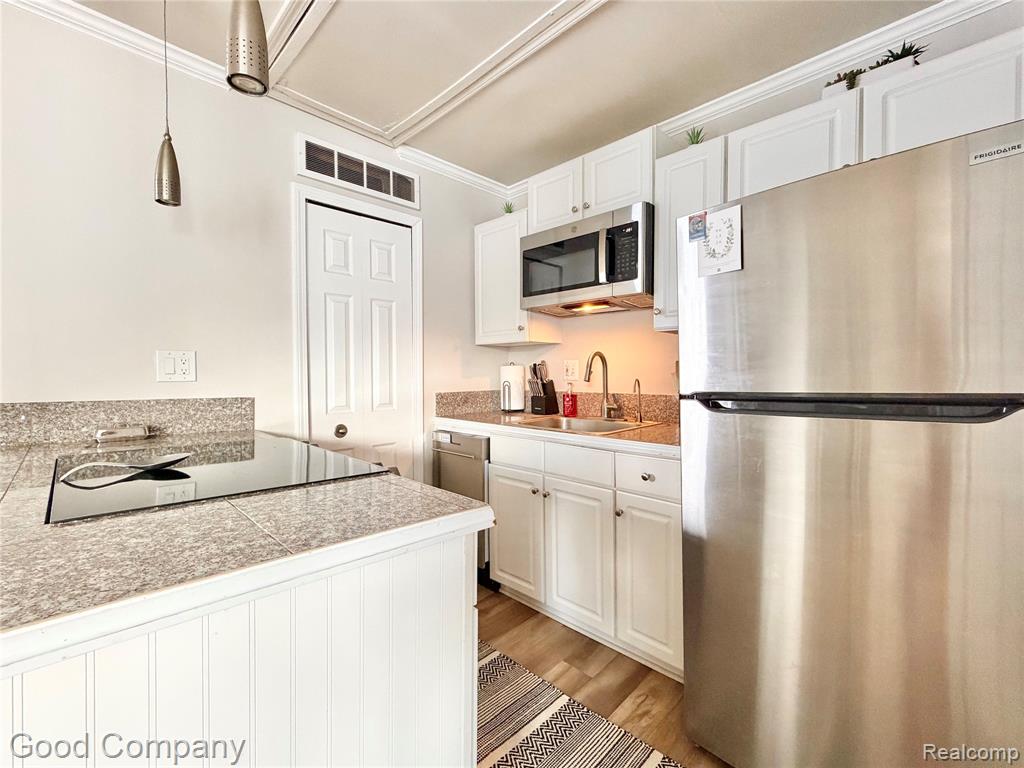 626 E Windemere Avenue, Royal Oak, MI 48073 — Photo 13