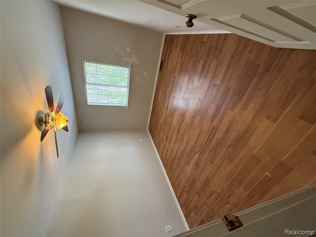 7059 Colonial Oaks Drive, Waterford, MI 48327 — Photo 25