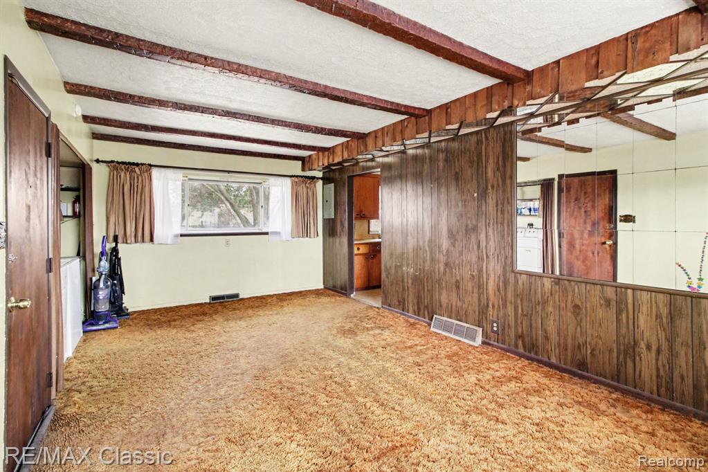 1076 Benstein Road, Commerce Twp, MI 48390 — Photo 12