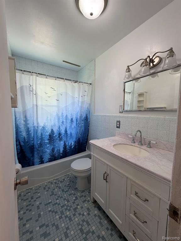 160 Ascot Avenue, Waterford, MI 48328 — Photo 8