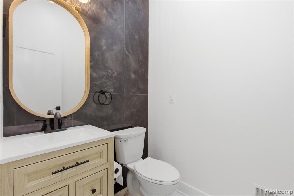 130 McKinley Drive, Troy, MI 48098 — Photo 22