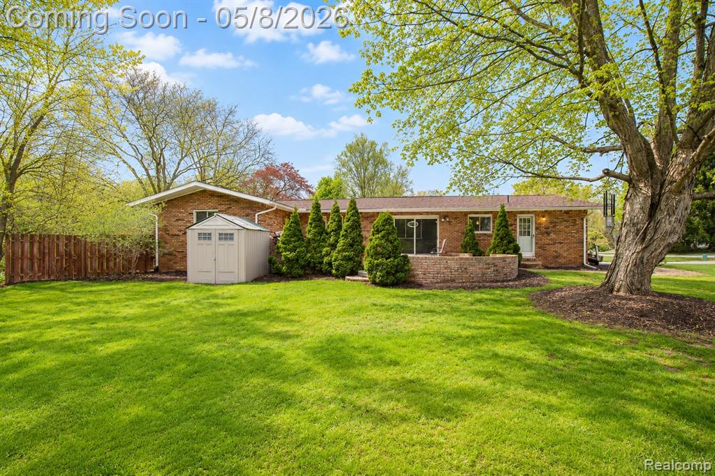 7584 Brookview Court, Brighton, MI 48116 — Photo 3