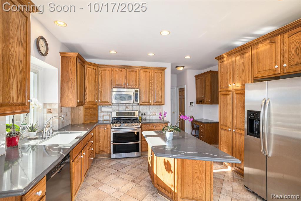199 E Barron Road, Howell, MI 48855 — Photo 13