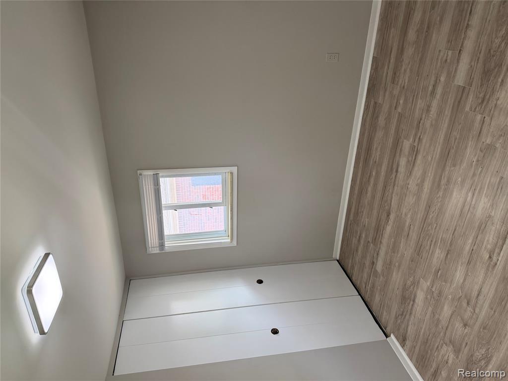 9001 Shannon Drive, Sterling Heights, MI 48314 — Photo 14