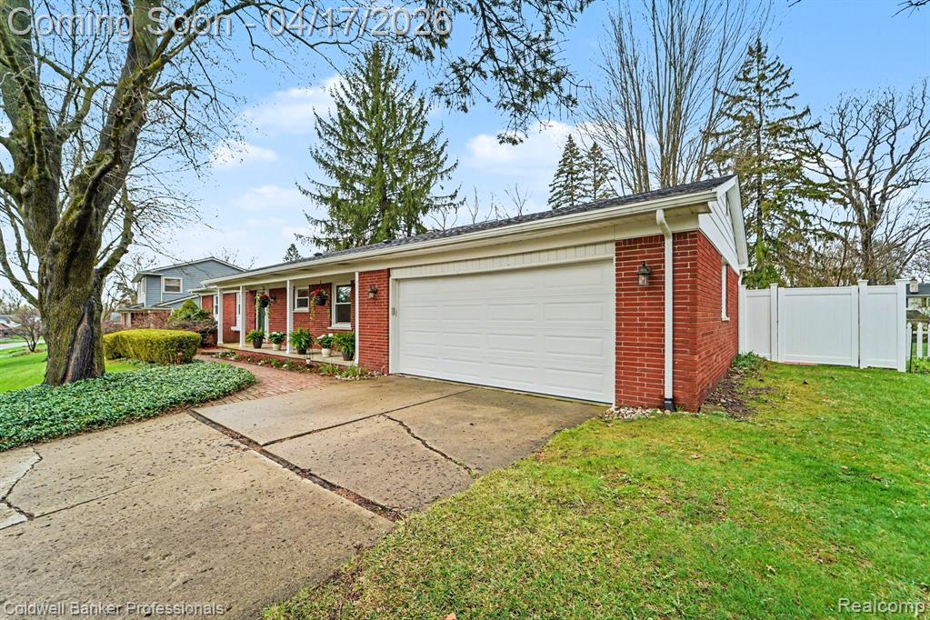 717 Sandstone Drive, Rochester Hills, MI 48309 — Photo 4