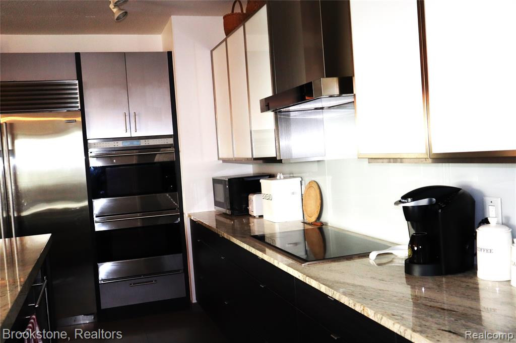 432 Washington Avenue, 1304, Royal Oak, MI 48067 — Photo 17