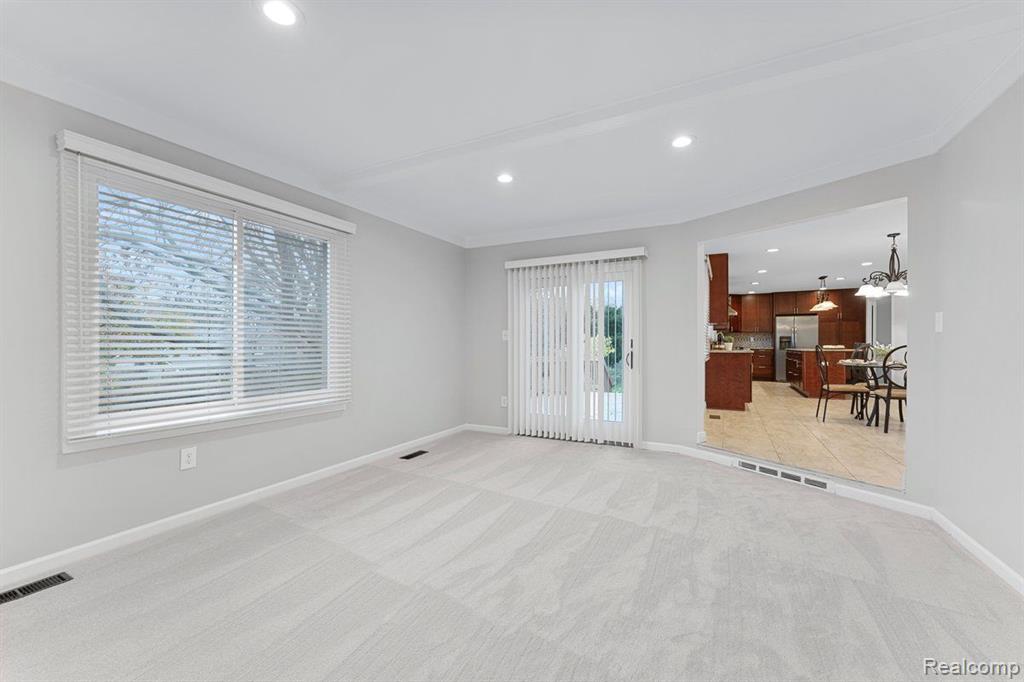 42275 CHATTERTON Court, Northville, MI 48168 — Photo 9