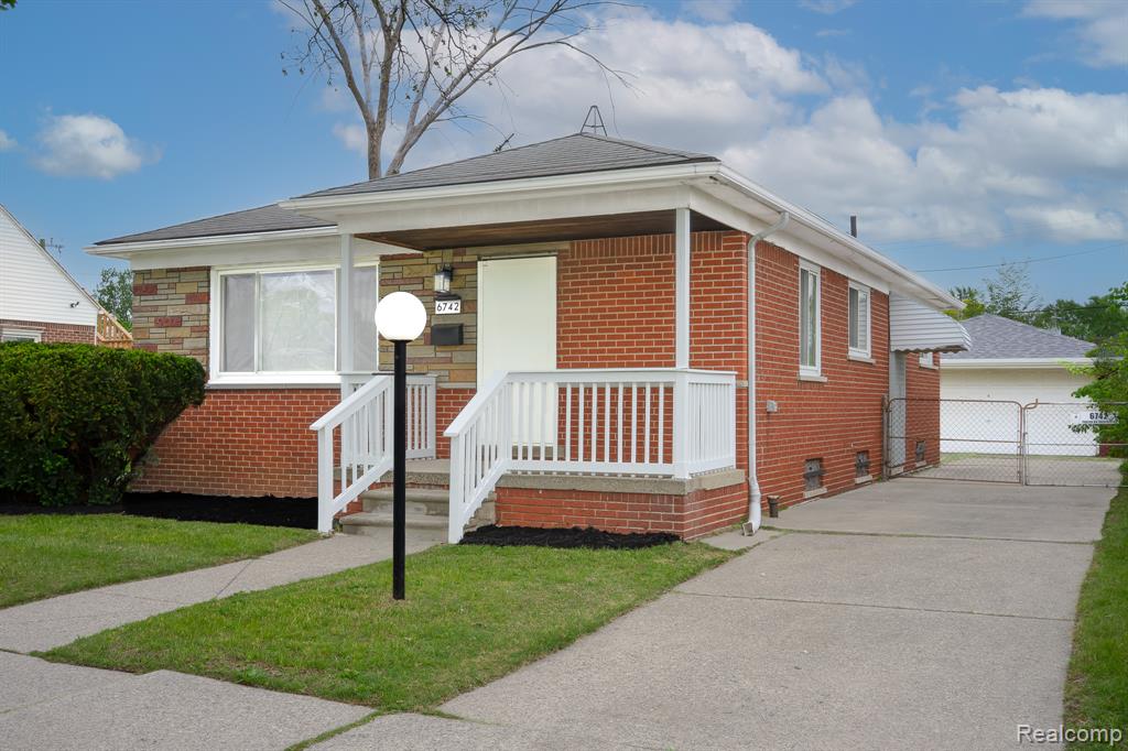 6742 Buhr Street, Hamtramck, MI 48212 — Photo 2