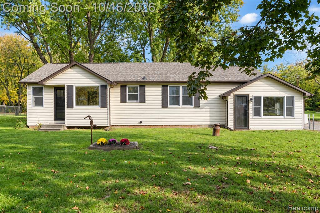 5063 Raymond Avenue, Burton, MI 48509
