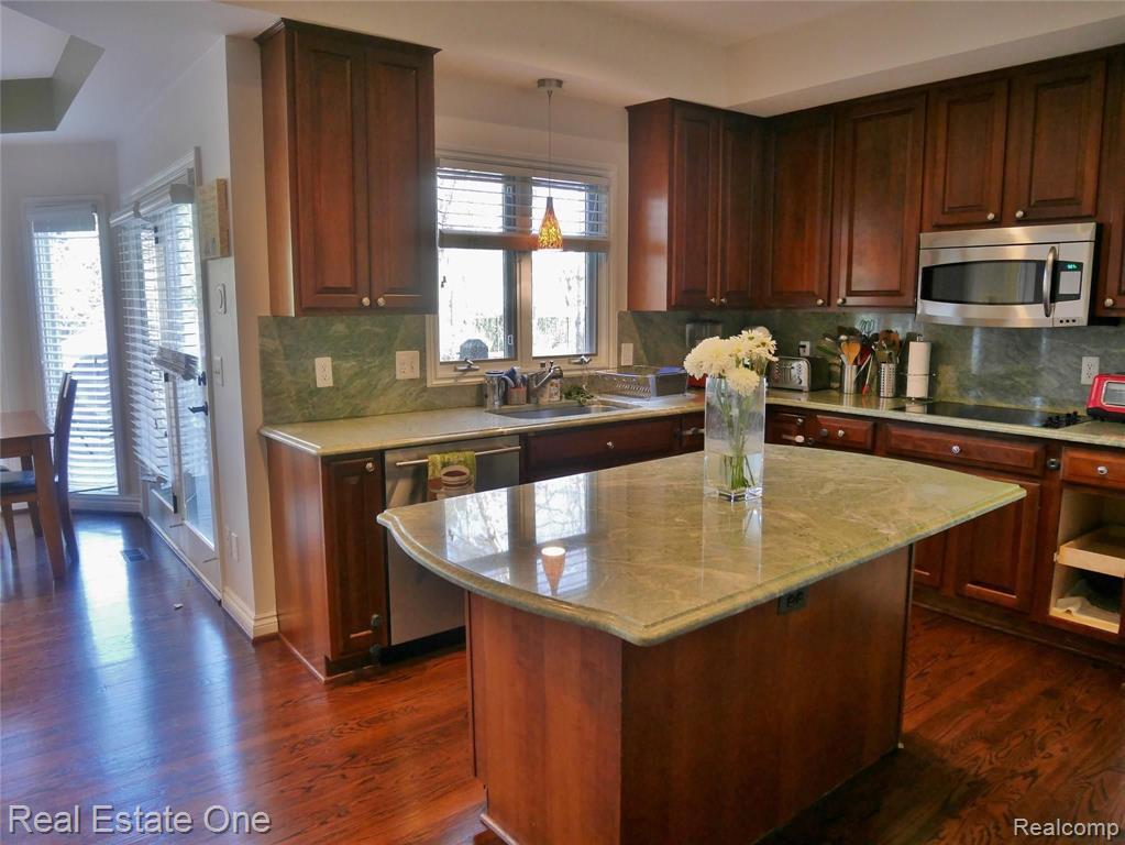 5846 CLEARVIEW Drive, Troy, MI 48098 — Photo 13