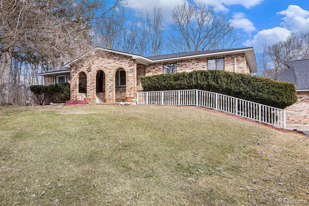 6126 N BELSAY Road, Flint, MI 48506 — Photo 2