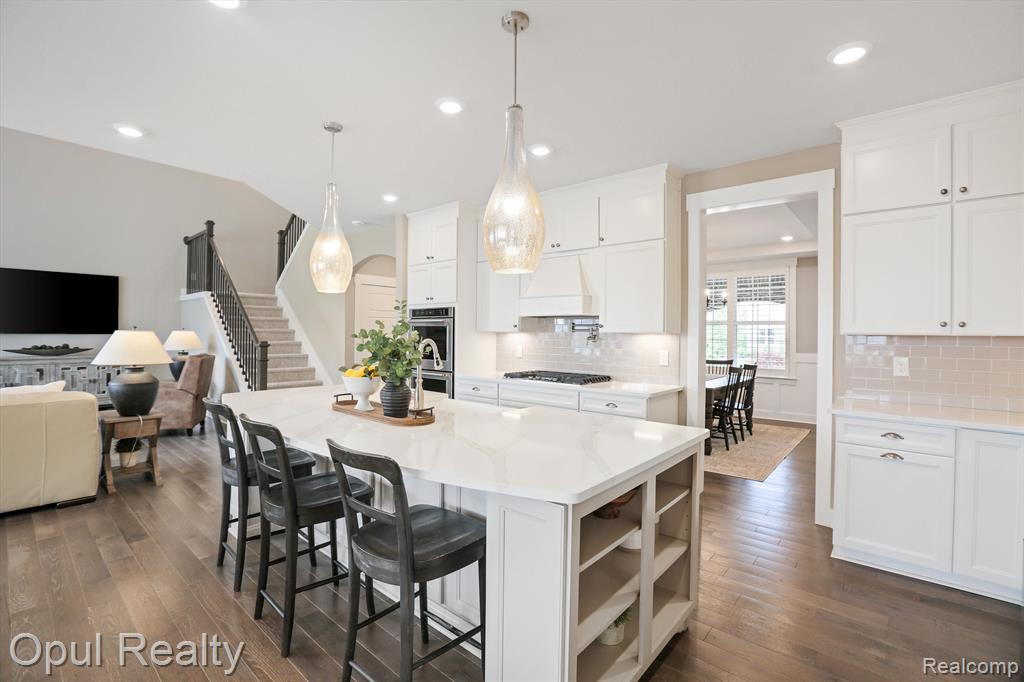 7484 HARDWOOD Circle, Canton, MI 48187 — Photo 8