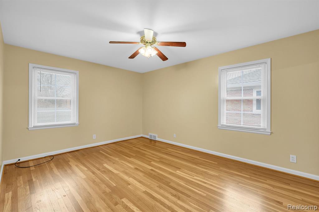857 HARCOURT Road, Grosse Pointe Park, MI 48230 — Photo 24