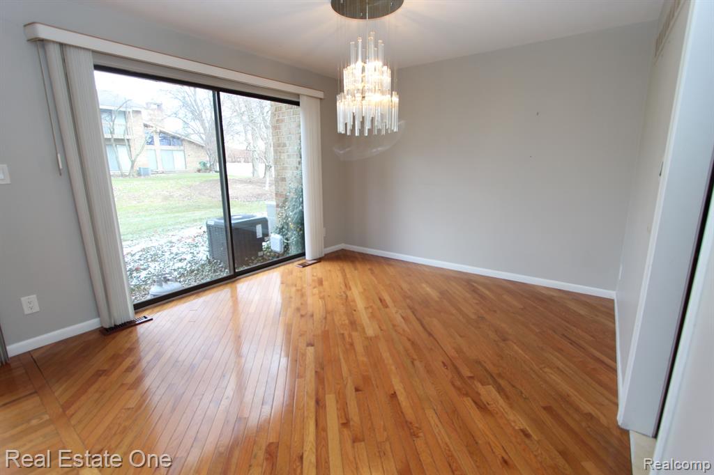 7404 PEBBLE POINT, West Bloomfield, MI — Photo 5