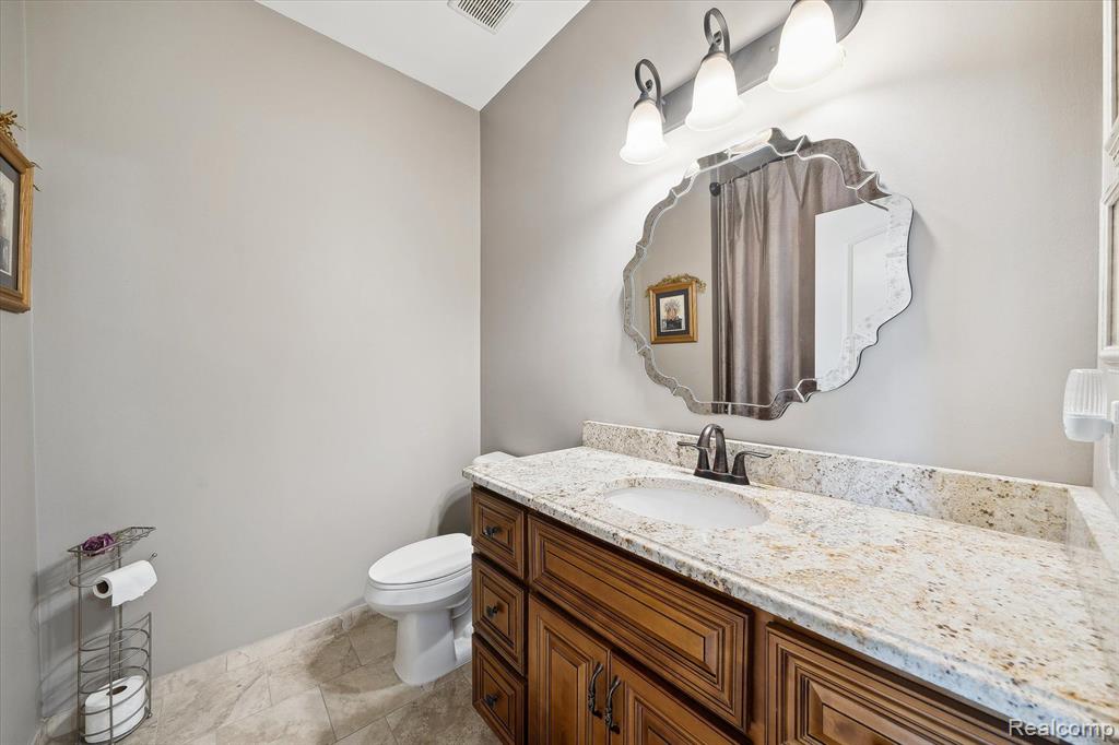 9566 KINGSWAY Circle, Clarkston, MI 48348 — Photo 33