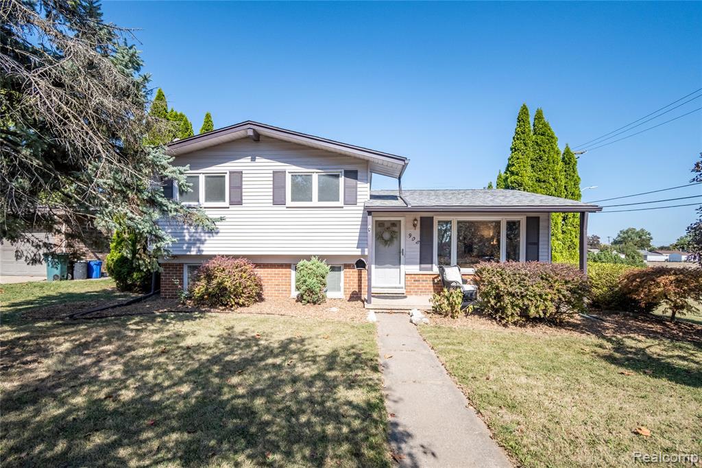 908 W Elmwood Avenue, Clawson, MI — front exterior