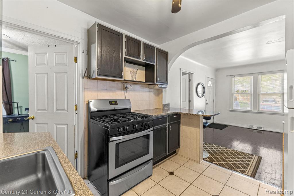 5671 Syracuse Street, Dearborn Heights, MI 48125 — Photo 10