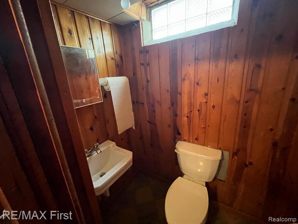 5239 E 13 MILE Road, Warren, MI 48092 — Photo 11