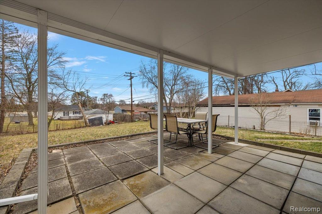42 S AVERY Road, Waterford, MI 48328 — Photo 35