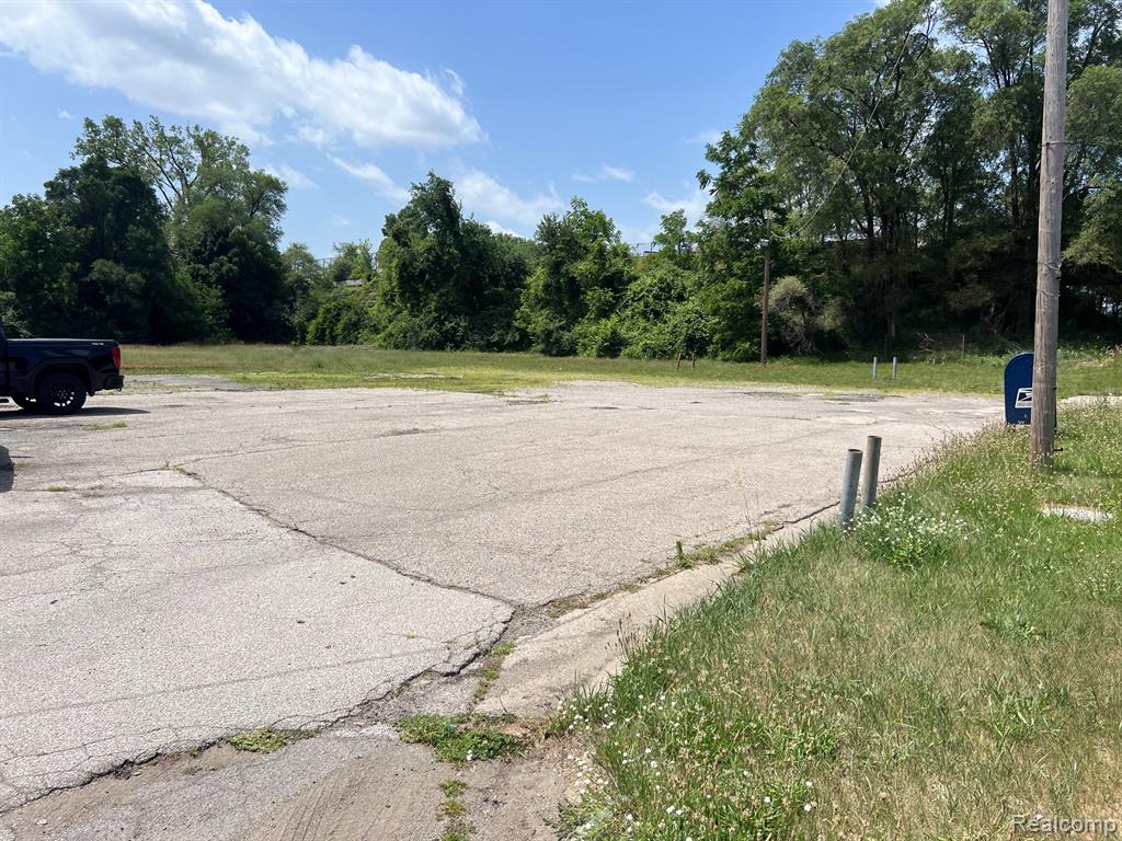 1530 E Michigan Avenue - Photo 3