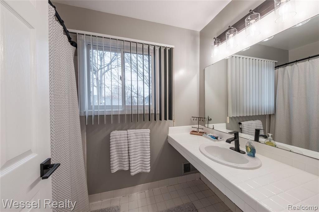 49112 White Mill Drive, Utica, MI 48317 — Photo 37