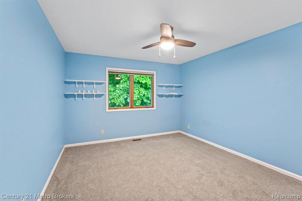 751 River Edge Court, Flushing, MI 48433 — Photo 19
