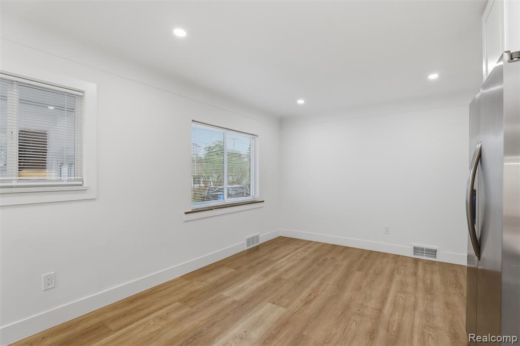 18001 Elizabeth Street, Roseville, MI 48066 — Photo 14