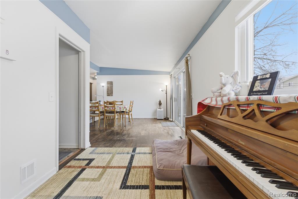 6115 Marscot Drive, Lansing, MI 48911 — Photo 30