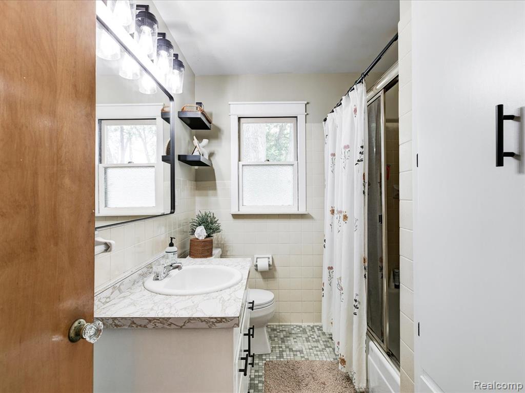 825 Sanborn Street, Port Huron, MI 48060 — Photo 12