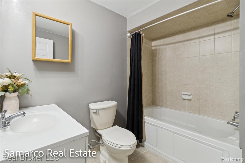 7998 RAYNA, Belleville, MI 48111 — Photo 38