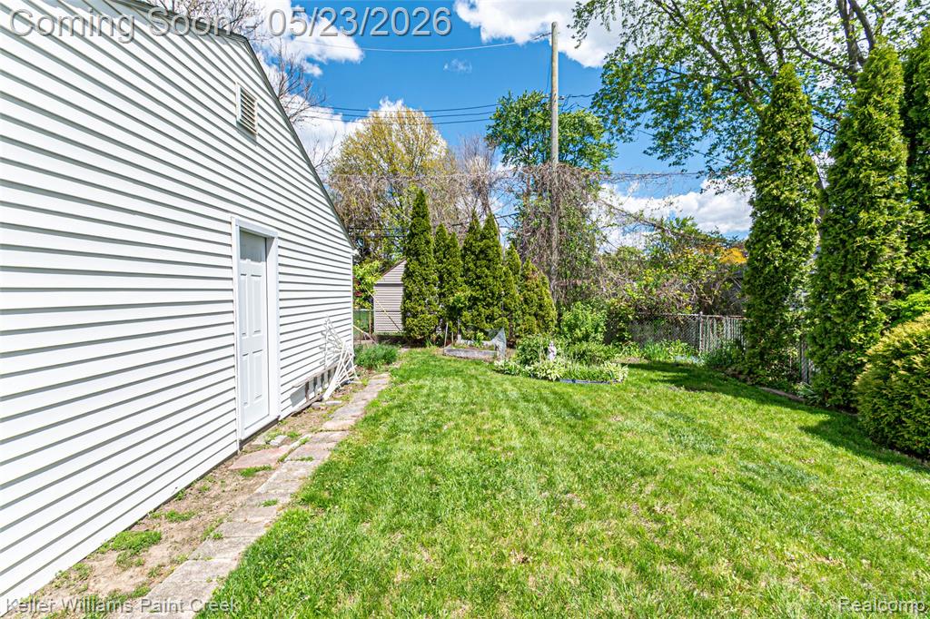 31395 Lyons Circle W, Warren, MI 48092 — Photo 7