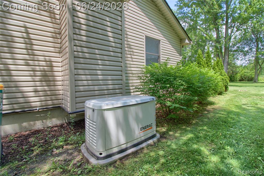 24487 Dugan Drive, New Boston, MI 48164 — Photo 40