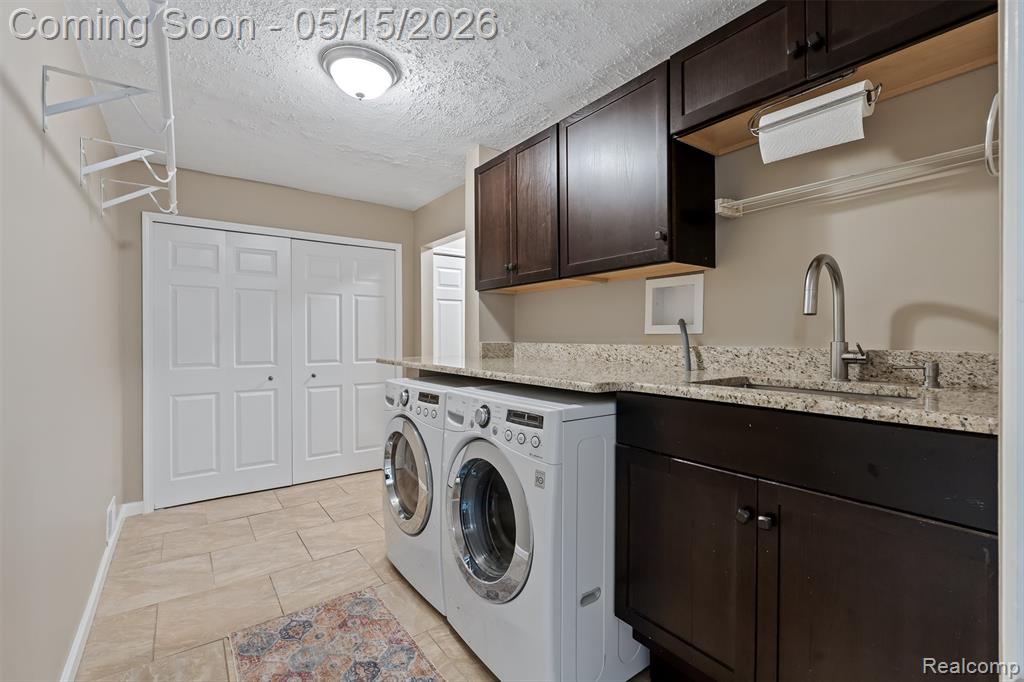 4238 Apple Valley Lane, West Bloomfield, MI 48323 — Photo 33
