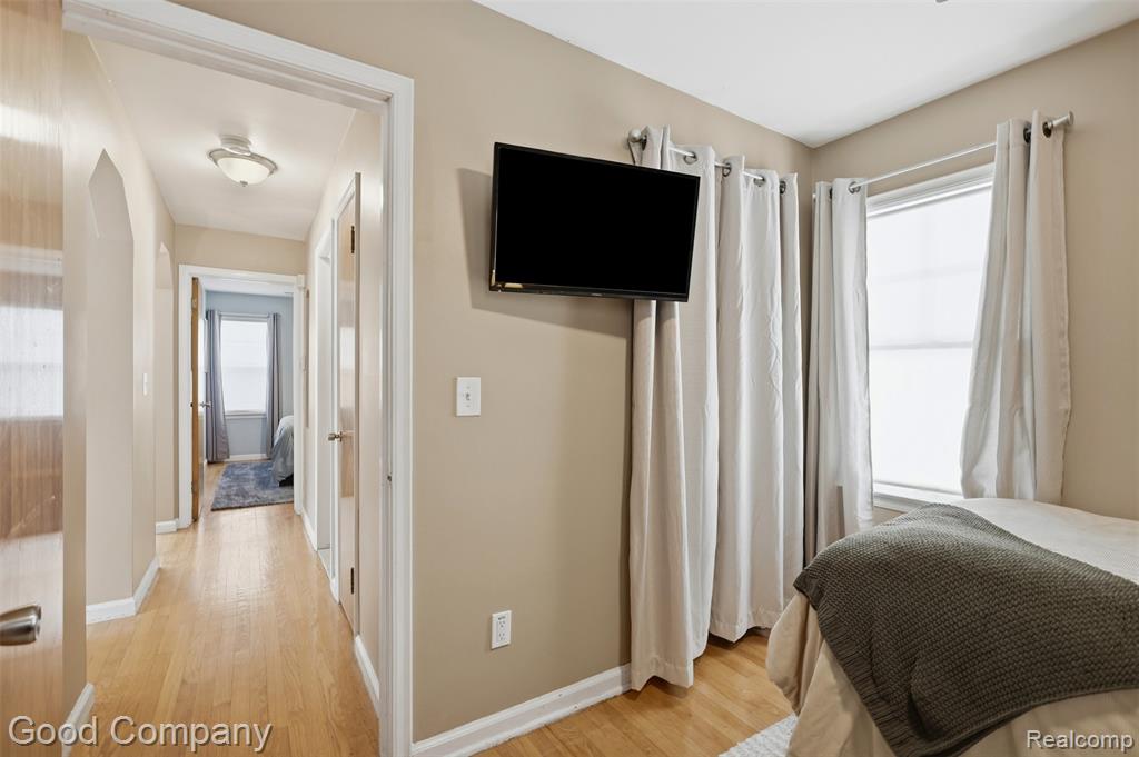 23470 Oneida Street, Oak Park, MI 48237 — Photo 16
