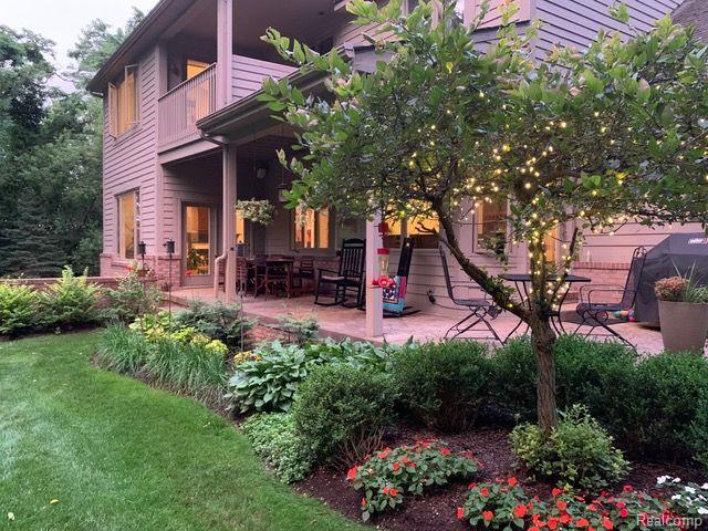 7643 MISTWOOD Drive, White Lake, MI 48383 — Photo 2