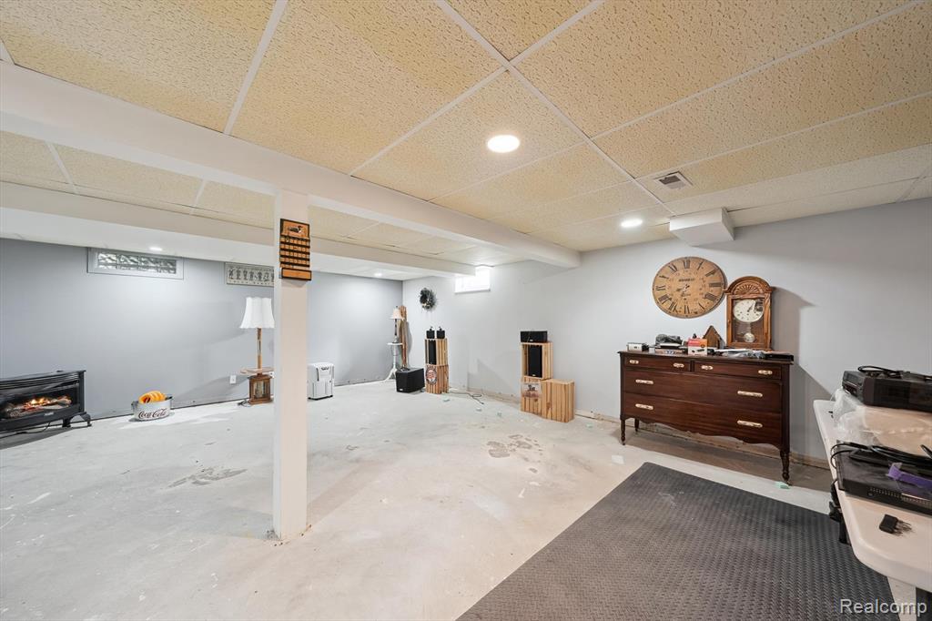 6358 Windham Place, Grand Blanc, MI 48439 — Photo 30
