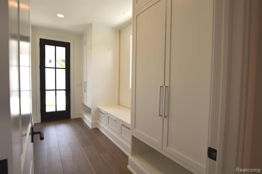 887 REDDING Road, Birmingham, MI 48009 — Photo 11