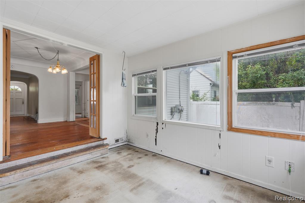 75 Preston Avenue, Waterford, MI 48328 — Photo 15