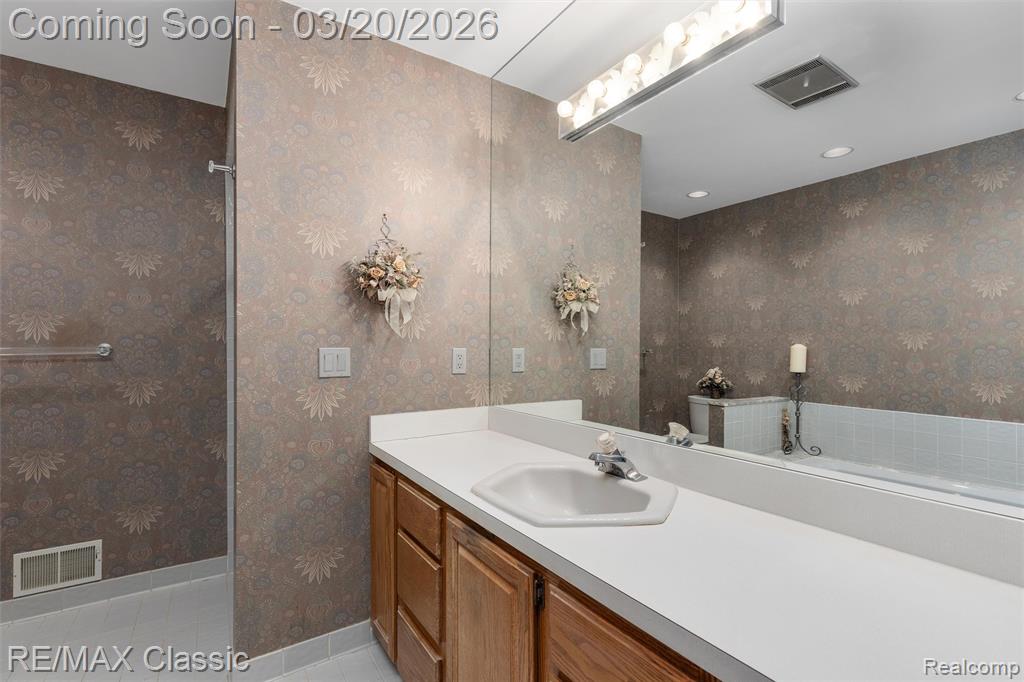 45105 Dunbarton Drive, Novi, MI — Photo 20