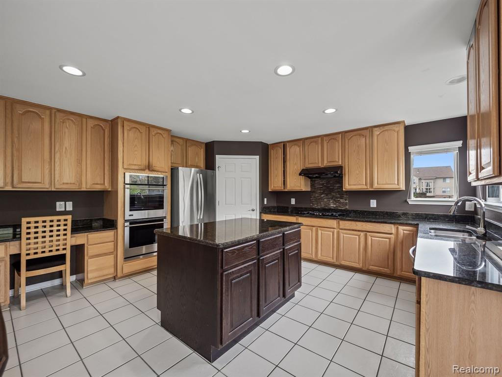 4651 Rosewood Lane, West Bloomfield, MI 48323 — Photo 12