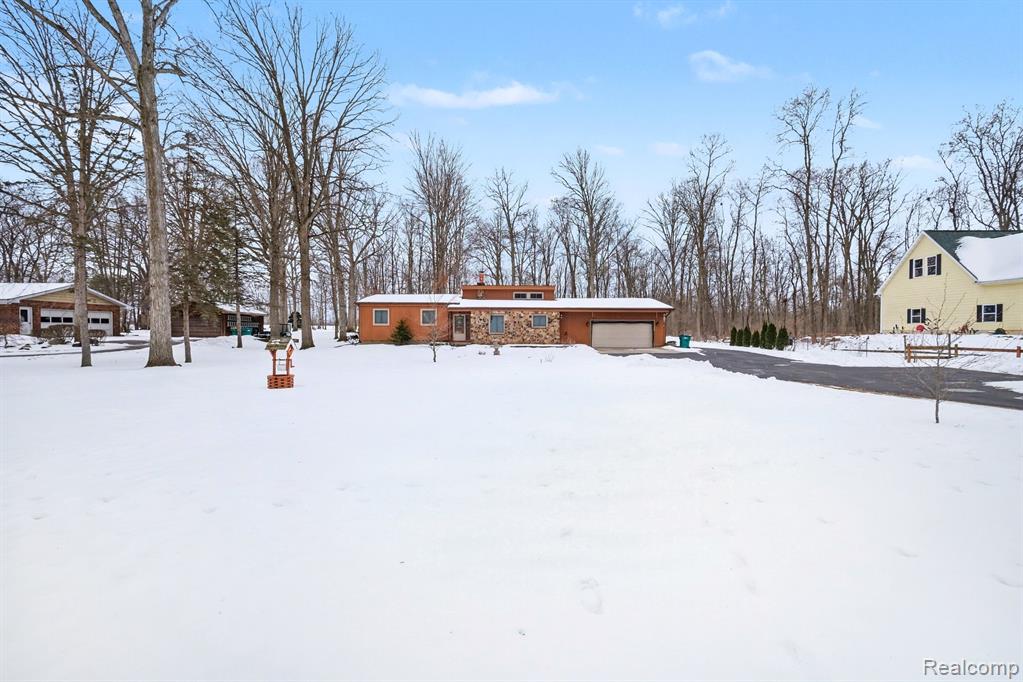 8239 Hill Road, Swartz Creek, MI 48473 — Photo 3
