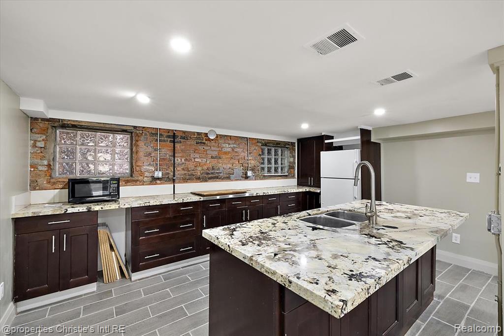 691 W CANFIELD Street, Detroit, MI 48201 — Photo 41