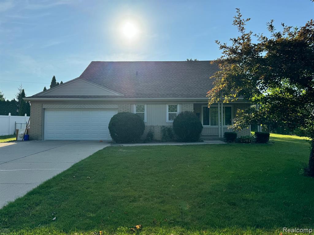 5028 Abington Drive, Troy, MI 48085 — front exterior