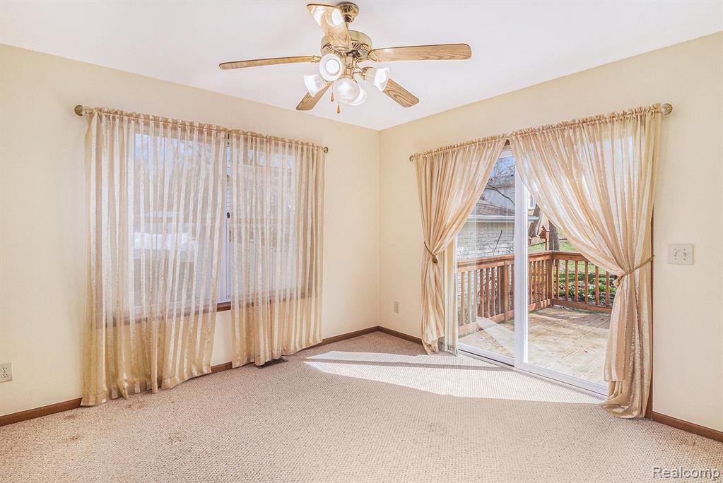 930 N EAST Street, Fenton, MI 48430 — Photo 14