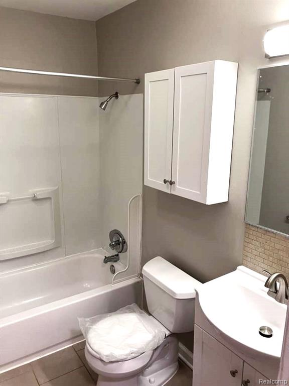 577 E HUDSON Avenue, Madison Heights, MI 48071 — Photo 16